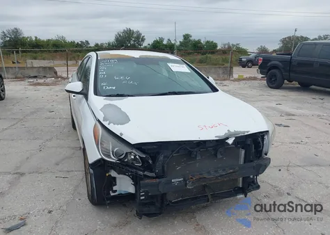 2015 Hyundai Sonata Se z USA, uszkodzony, nr VIN 5NPE24AF1FH221189